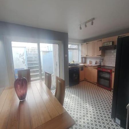 Willa Guardian View Abertillery Zewnętrze zdjęcie